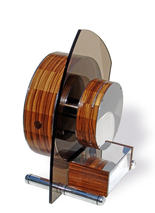 Illustration for article titled Suissa's Wooden Enlighten PC